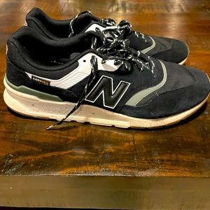 Men’s New Balance size 11, like new